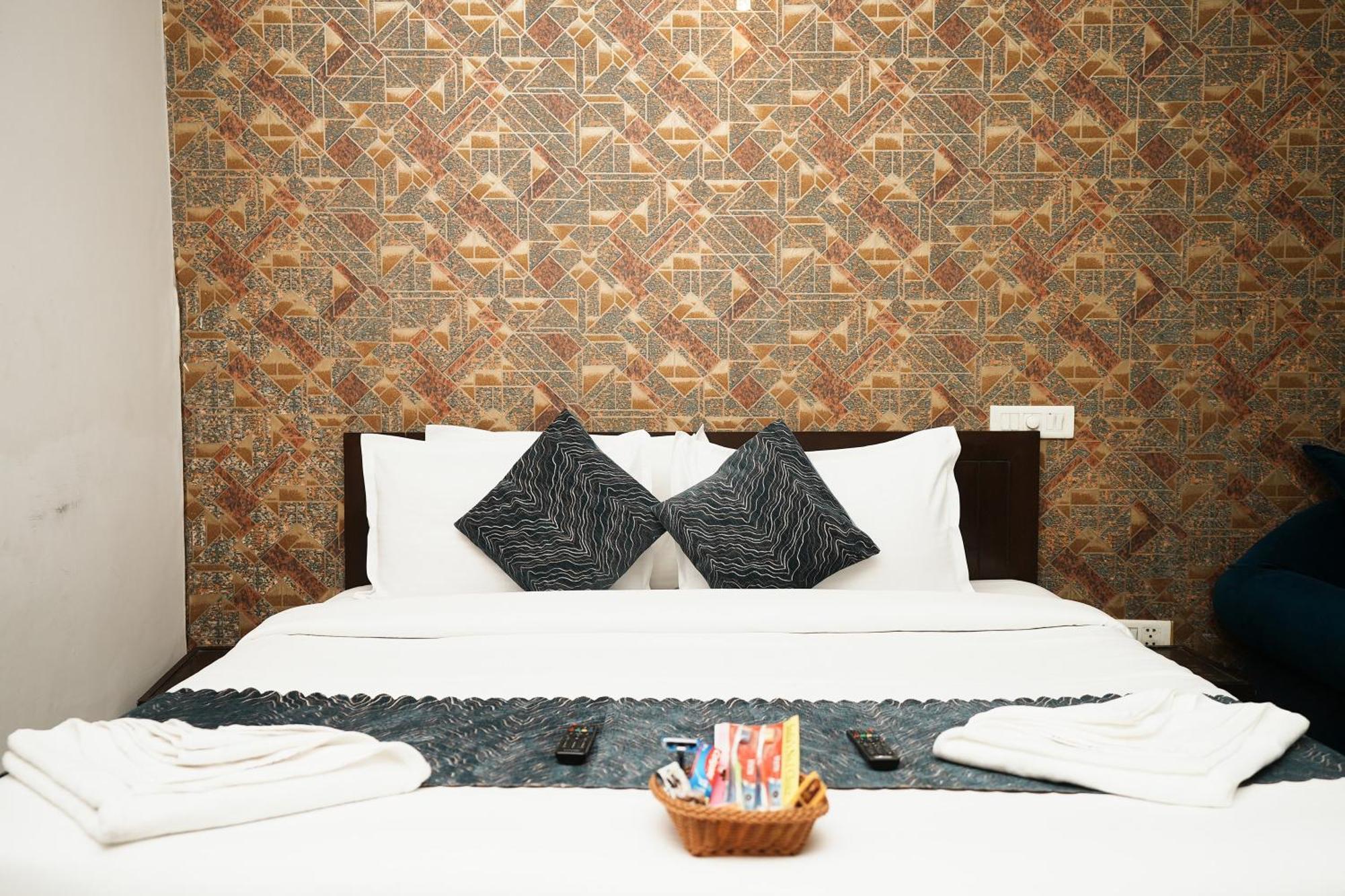 Hotel Om Paradise Near Igi Delhi Airport New Delhi