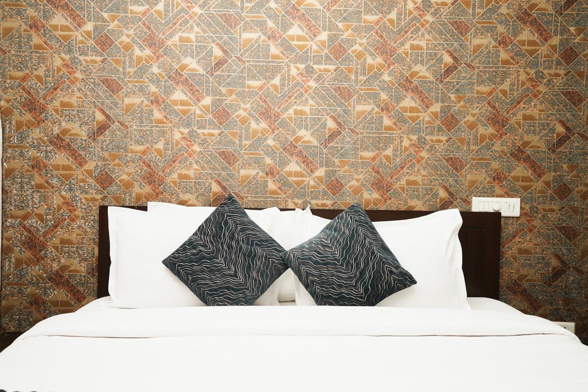 Hotel Om Paradise Near Igi Delhi Airport New Delhi