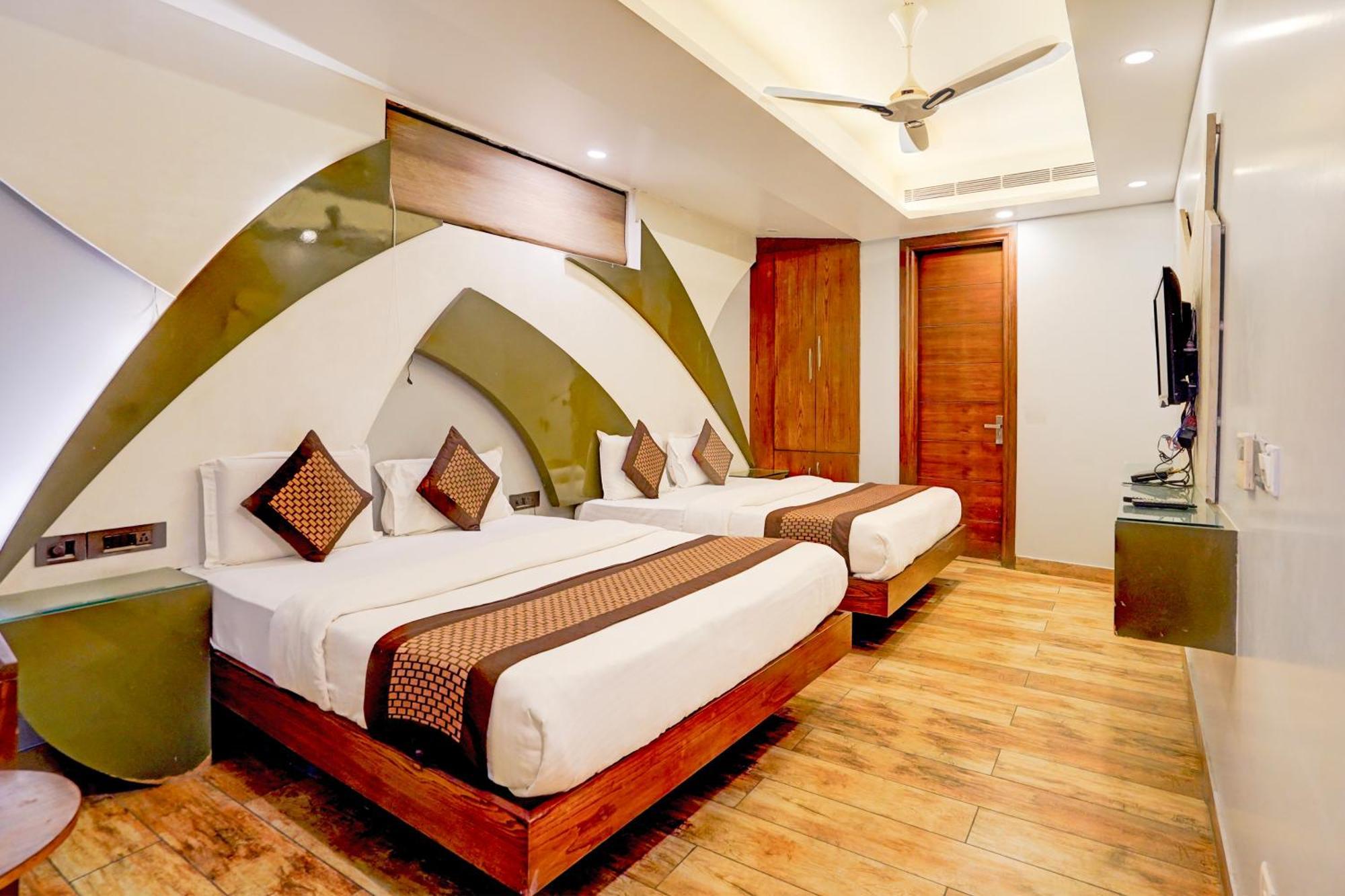 Staybook Aira Railway Station Paharganj Hotel 4*