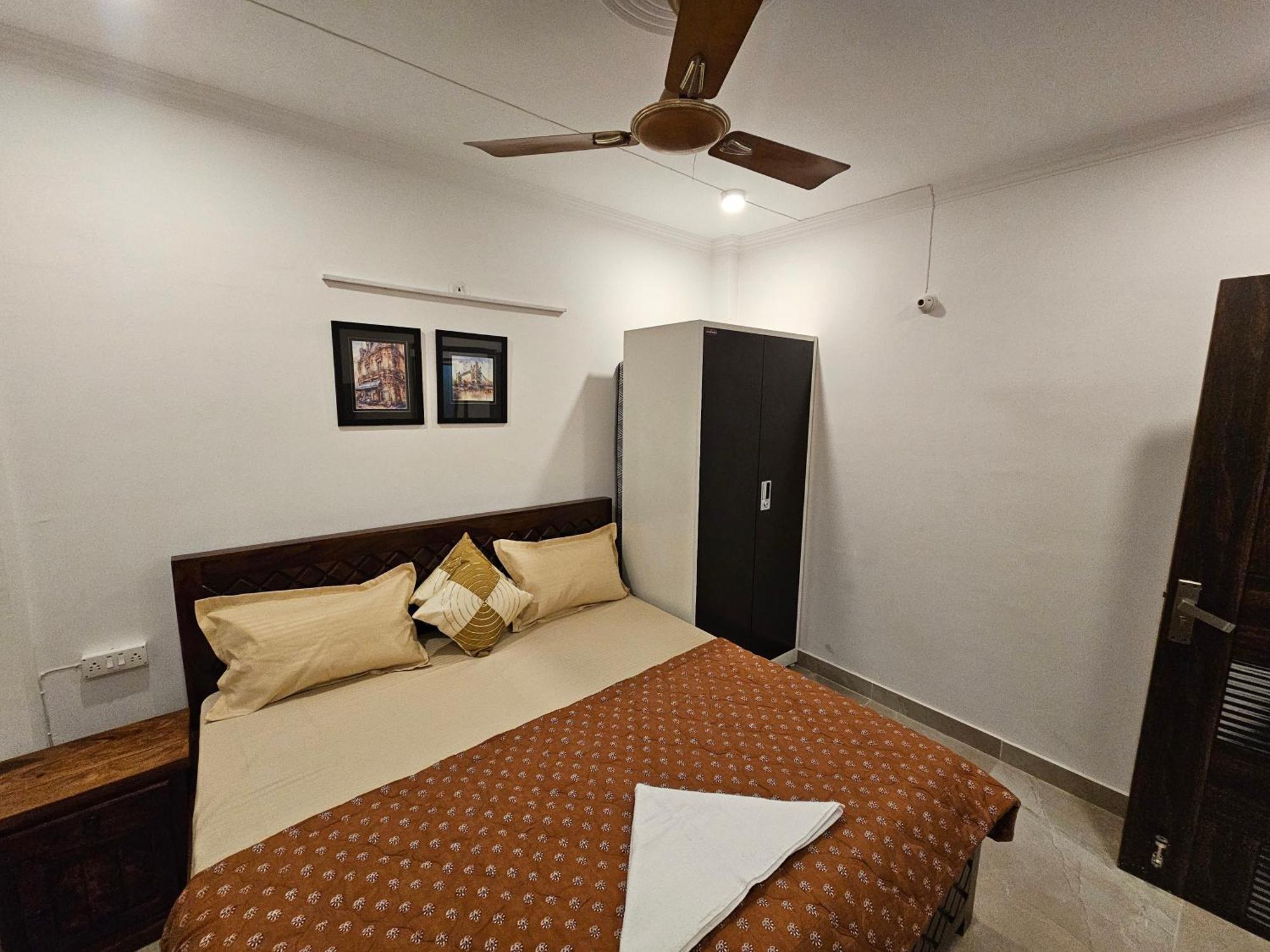 Gautam Nagar South Delhi Apartment