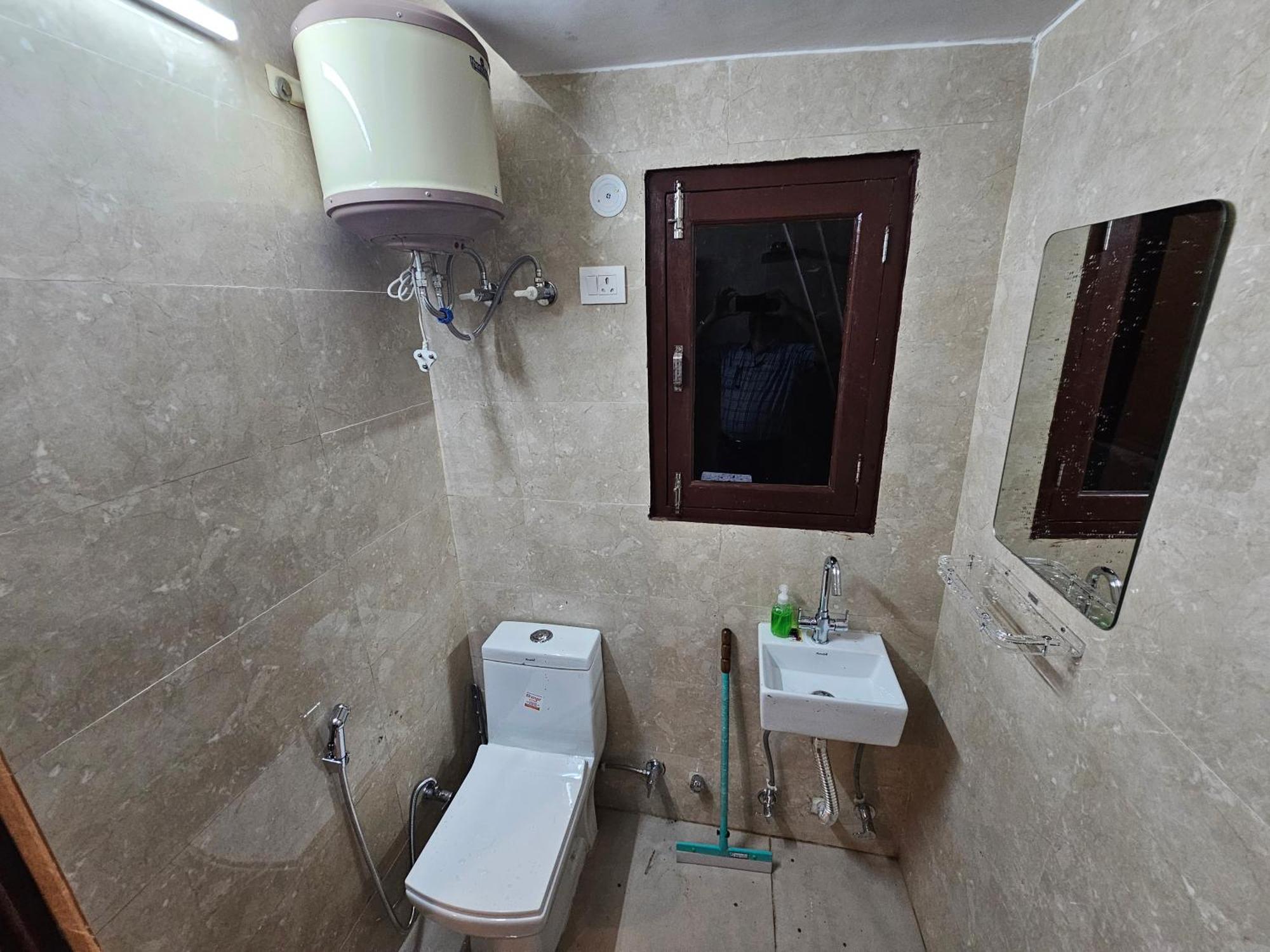 Gautam Nagar South Delhi Apartment *