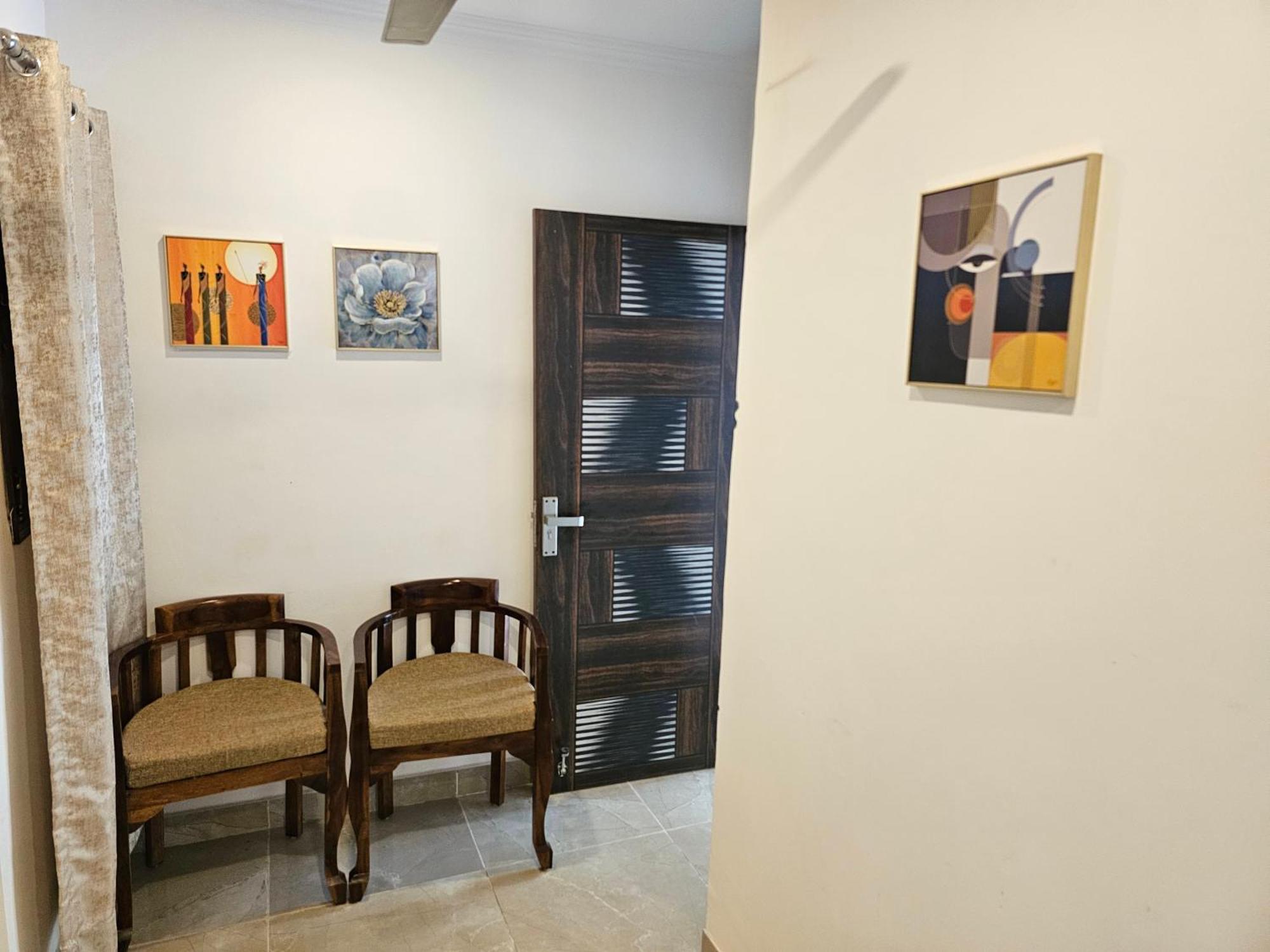 Apartment Gautam Nagar South Delhi *