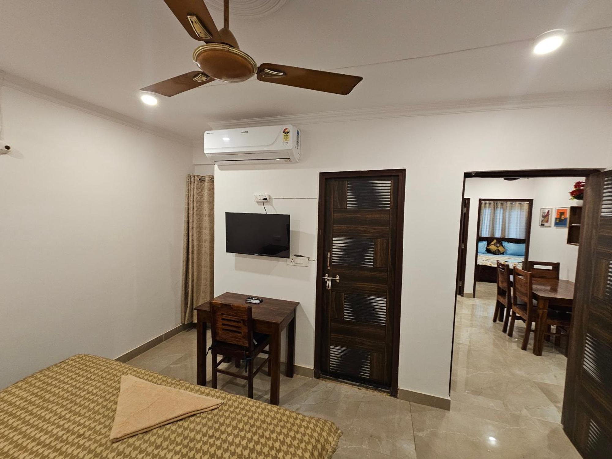 Apartment Gautam Nagar South Delhi *
