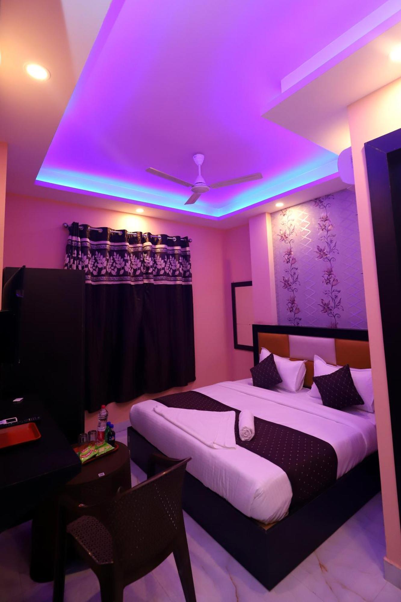 Admiral Suites Hotel New Delhi