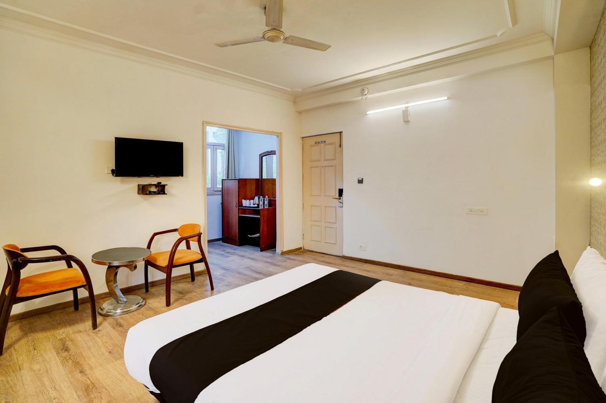 Hotel Townhouse Jageer Palace Near Mayapuri Chowk New Delhi