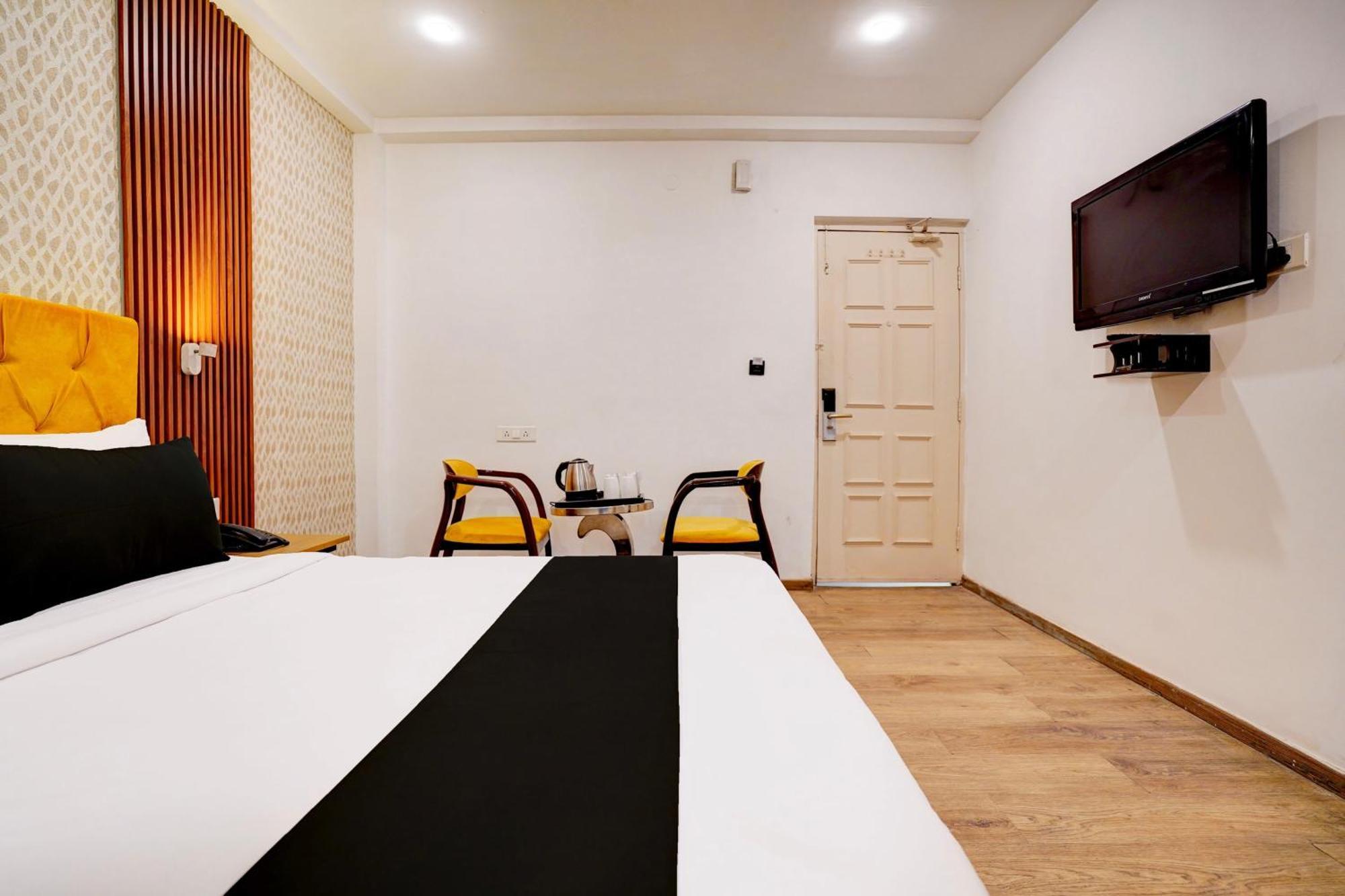 Townhouse Jageer Palace Near Mayapuri Chowk 4*