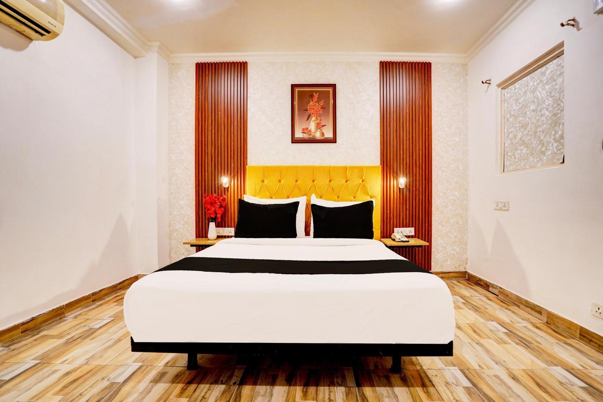 Townhouse Jageer Palace Near Mayapuri Chowk