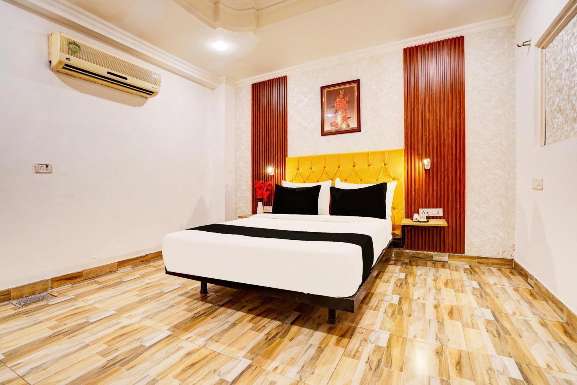 Hotel Townhouse Jageer Palace Near Mayapuri Chowk 4*