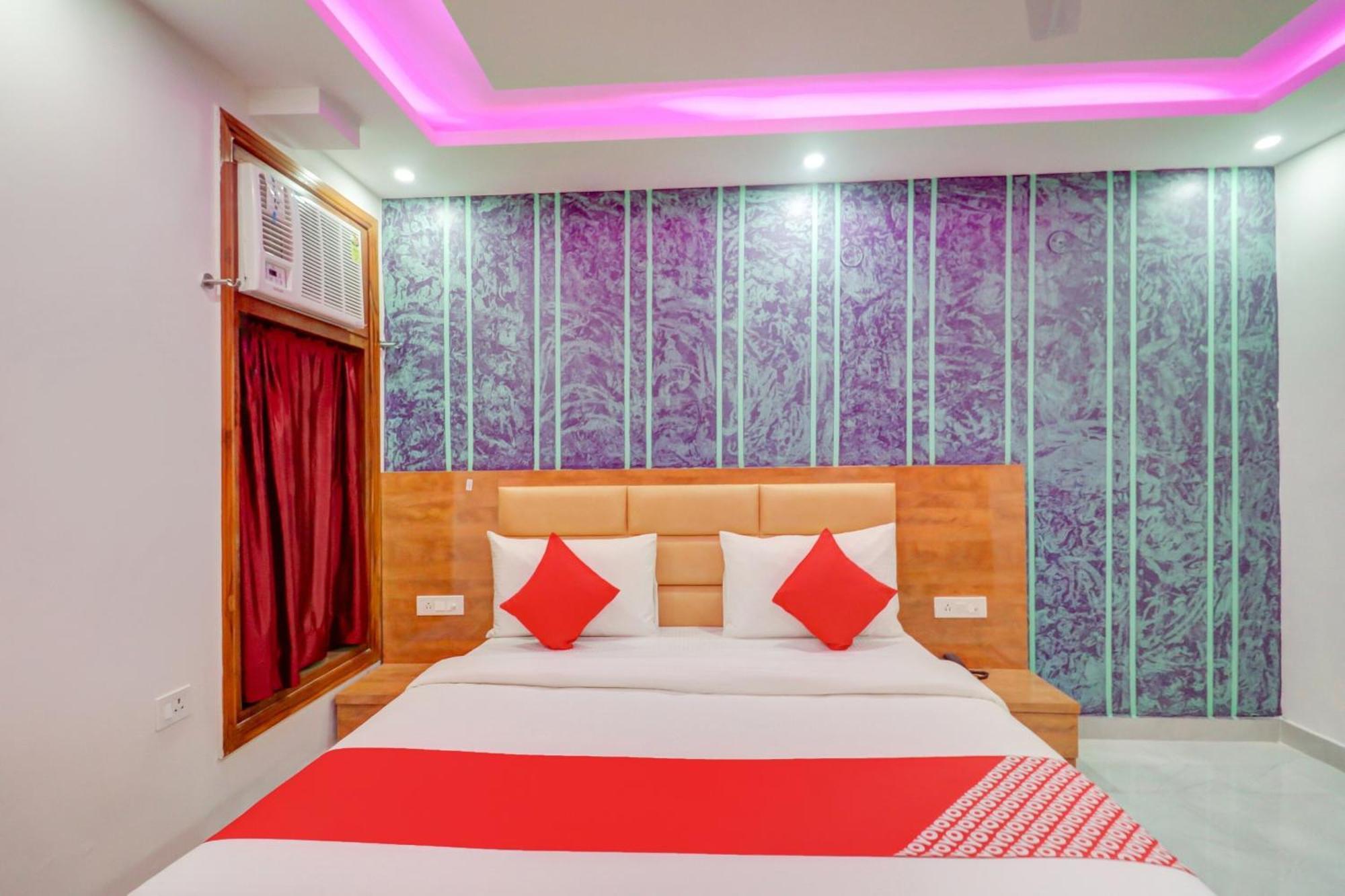 O G. I .suits Hotel