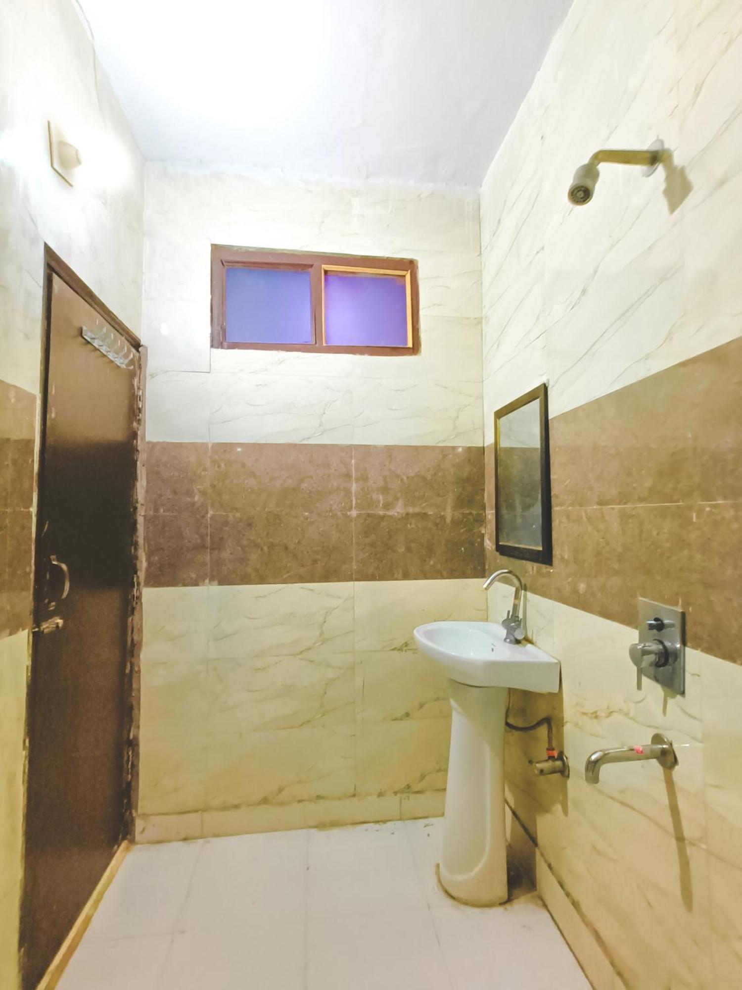 Krishna Palace - Sant Nagar