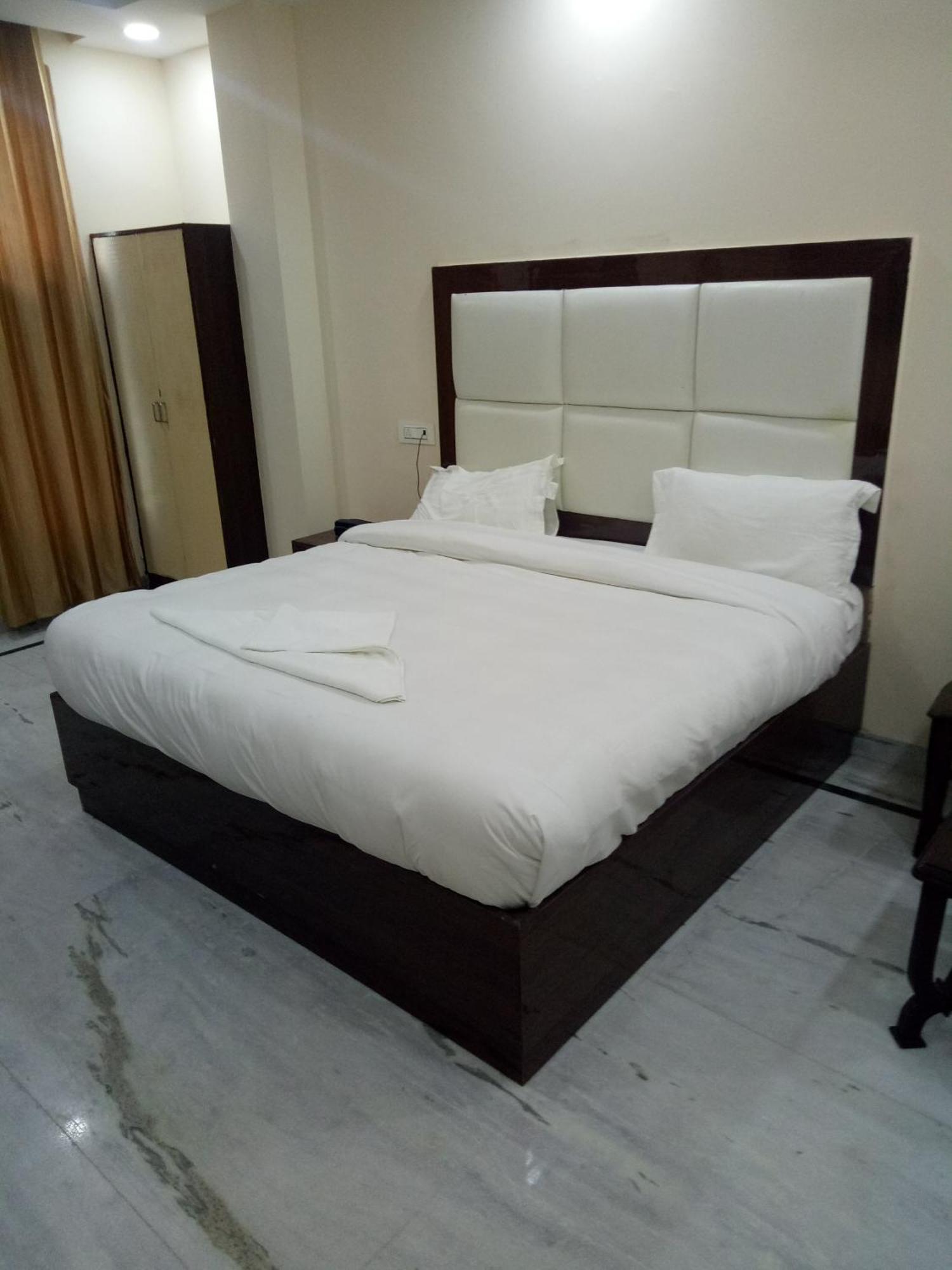 Marina Plaza Near Igi Airport Delhi Hotel New Delhi