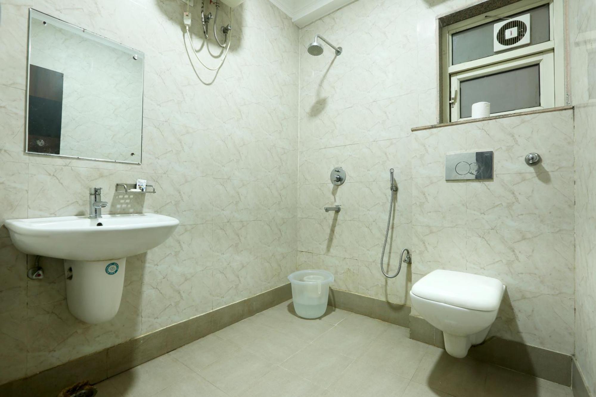 Classic Plaza At Delhi Airport Bed & Breakfast *