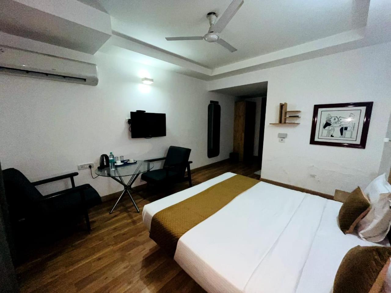 Hotel Majestic - East Of Kailash Nova Deli