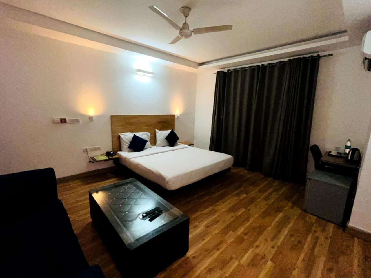 Hotel Majestic - East Of Kailash Nova Deli