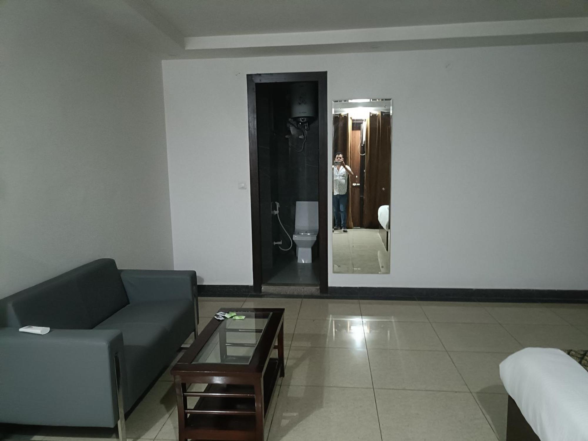 Marina Plaza Near Igi Airport Delhi Hotel