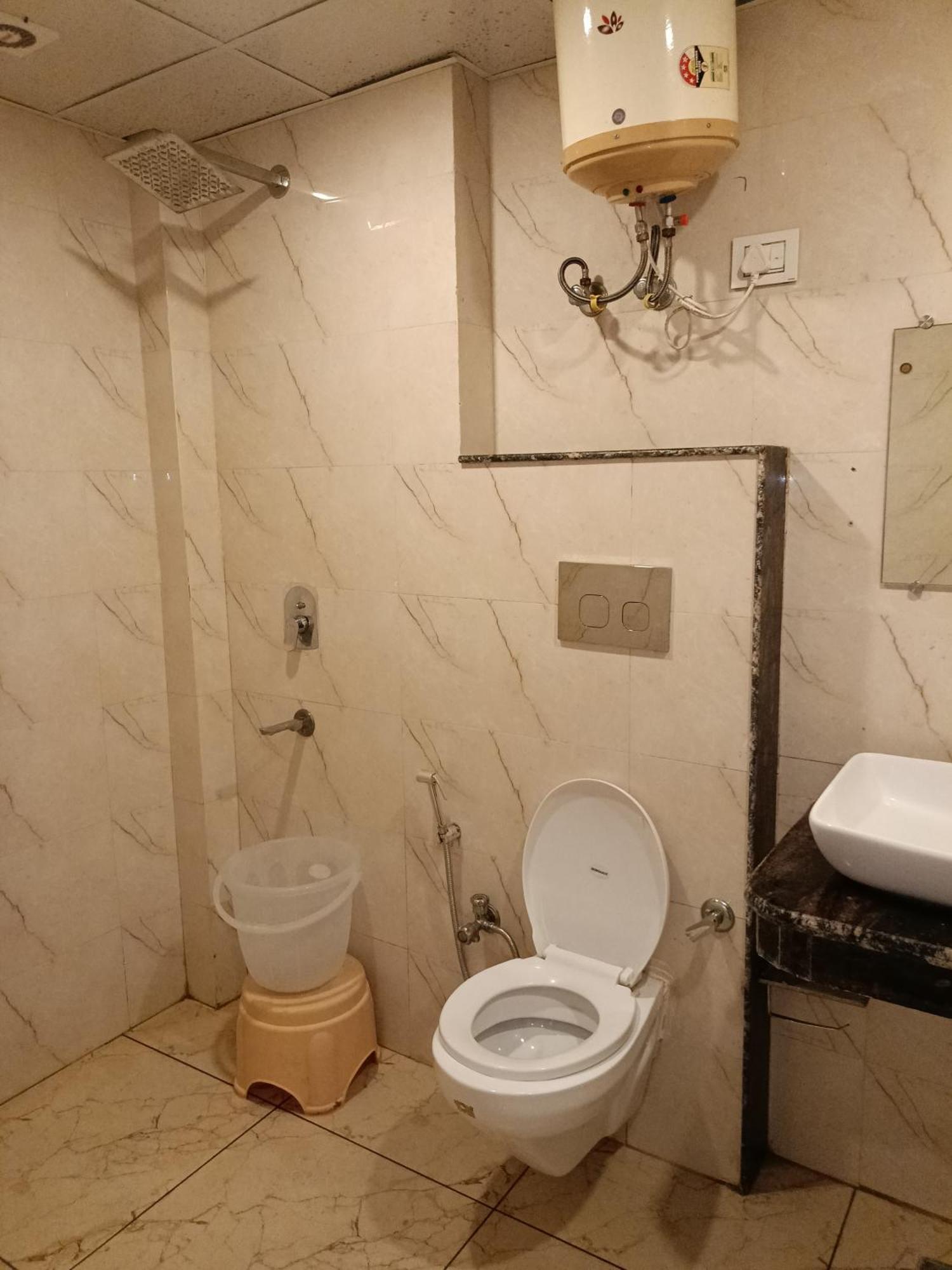 Hotel Marina Plaza Near Igi Airport Delhi 3*