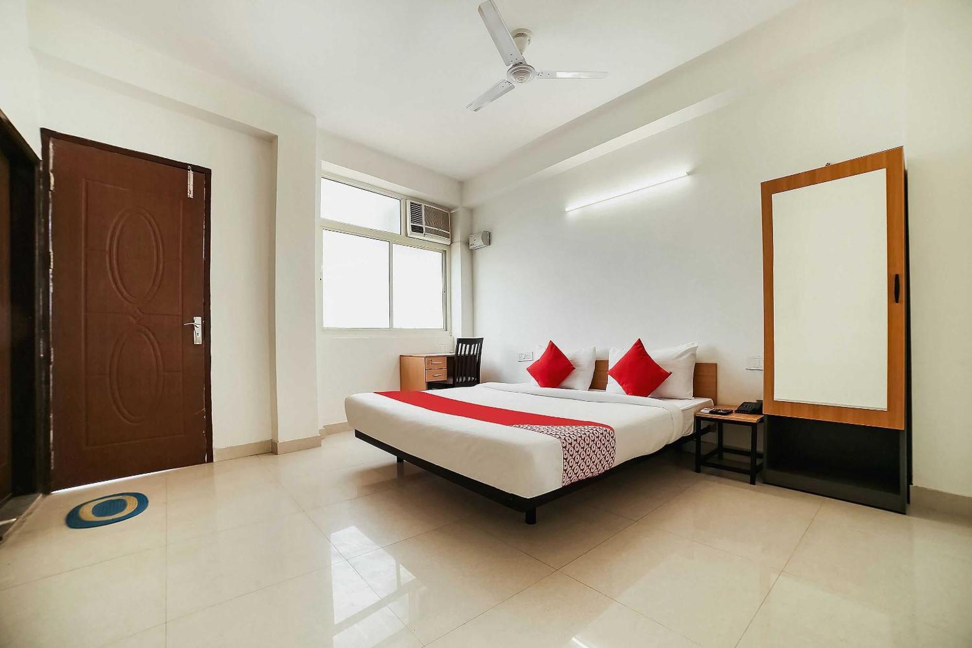 Live On Del5542 Hotel 4*