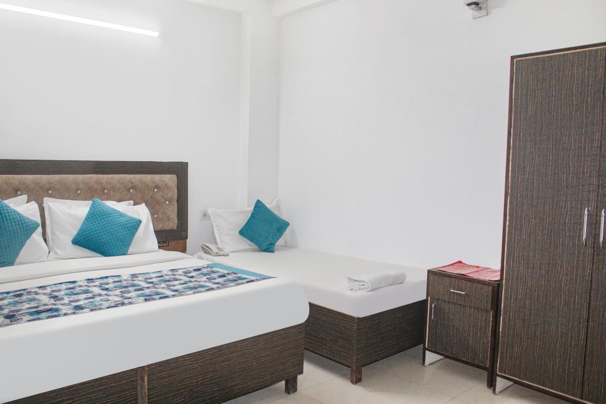 Hotel Dolphin At Delhi Airport