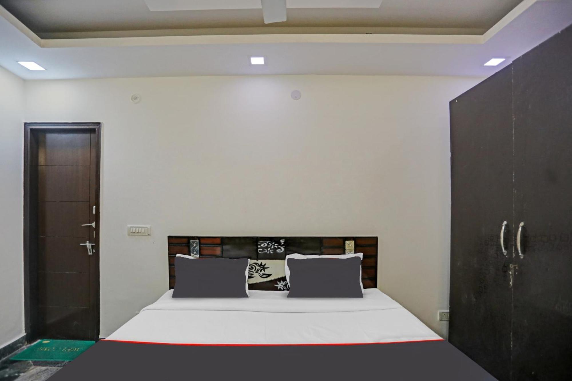 Hotel Collection O Nirvana Residency Near Lotus Temple New Delhi