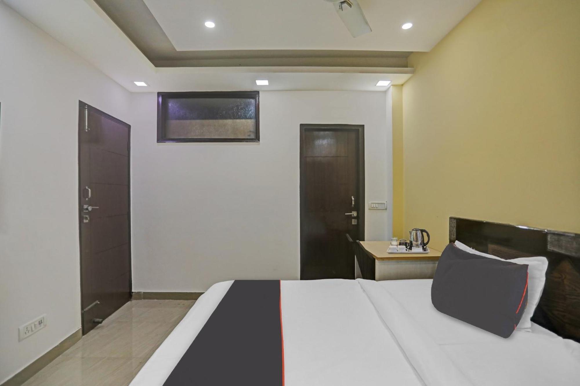 Collection O Nirvana Residency Near Lotus Temple