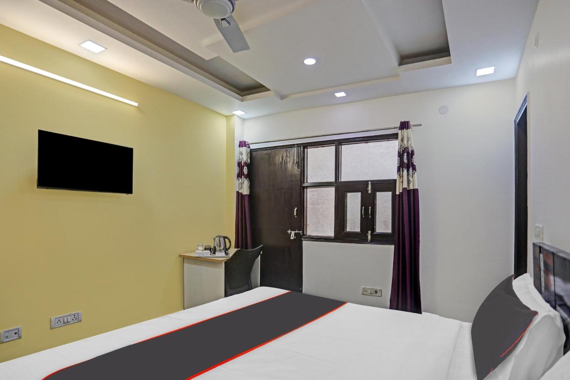 Collection O Nirvana Residency Near Lotus Temple Hotel 4*