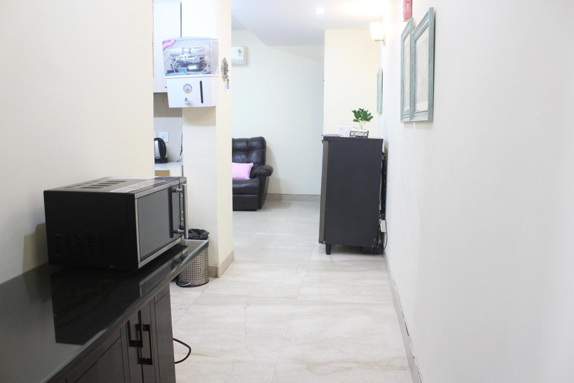 Modern Jacuzzi Tub 1bhk South Delhi *