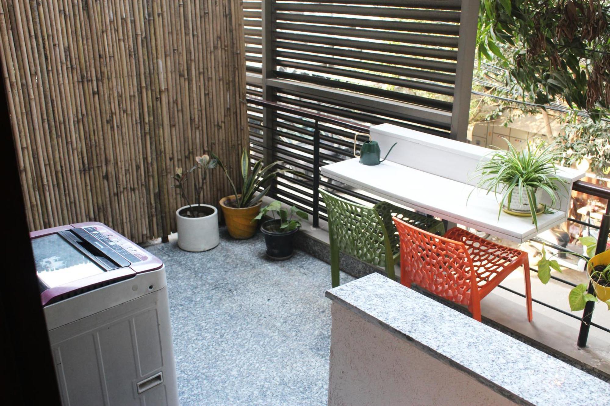 Modern Jacuzzi Tub 1bhk South Delhi