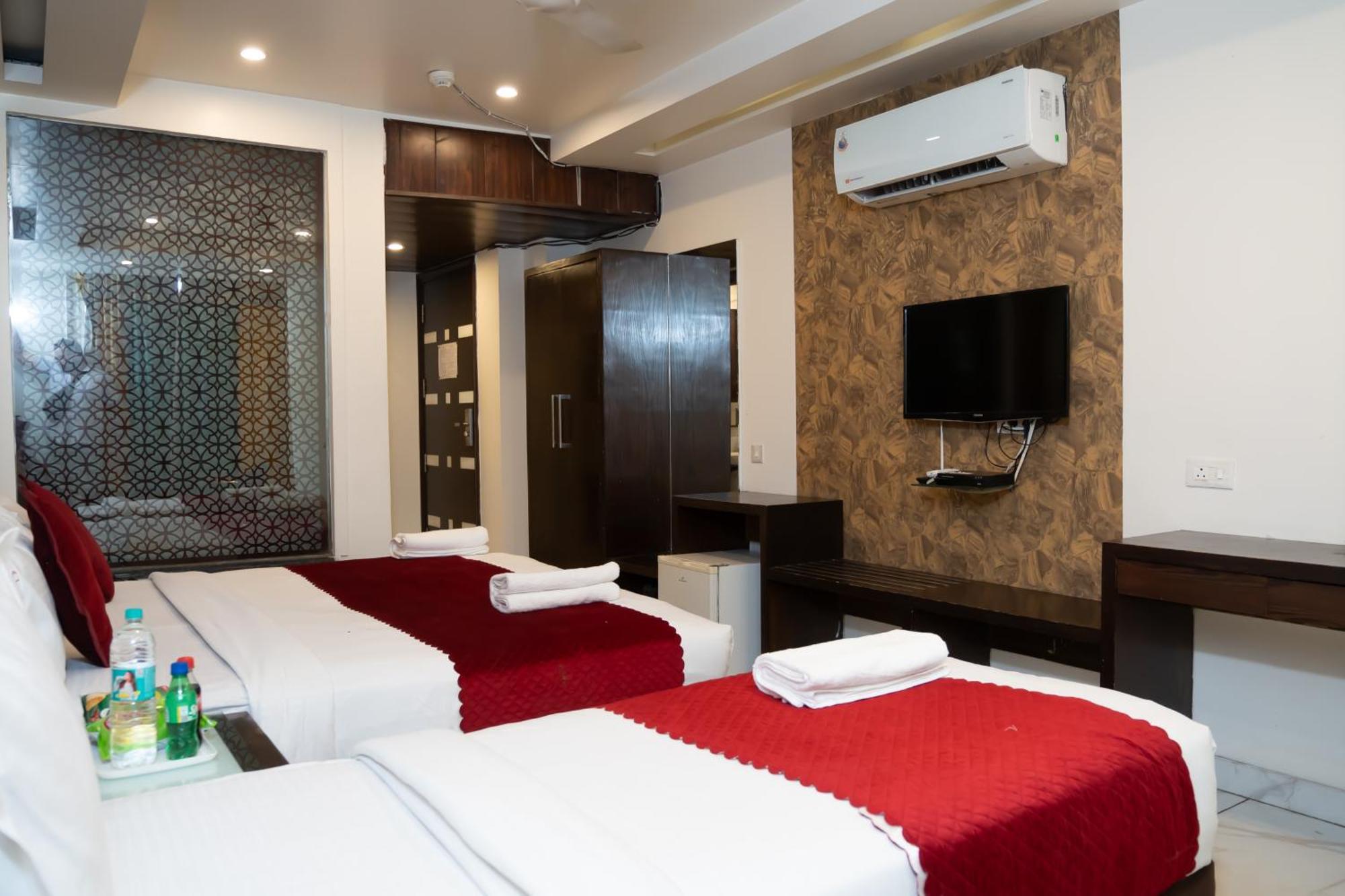 Le Benz - Train Station Hotel 3*