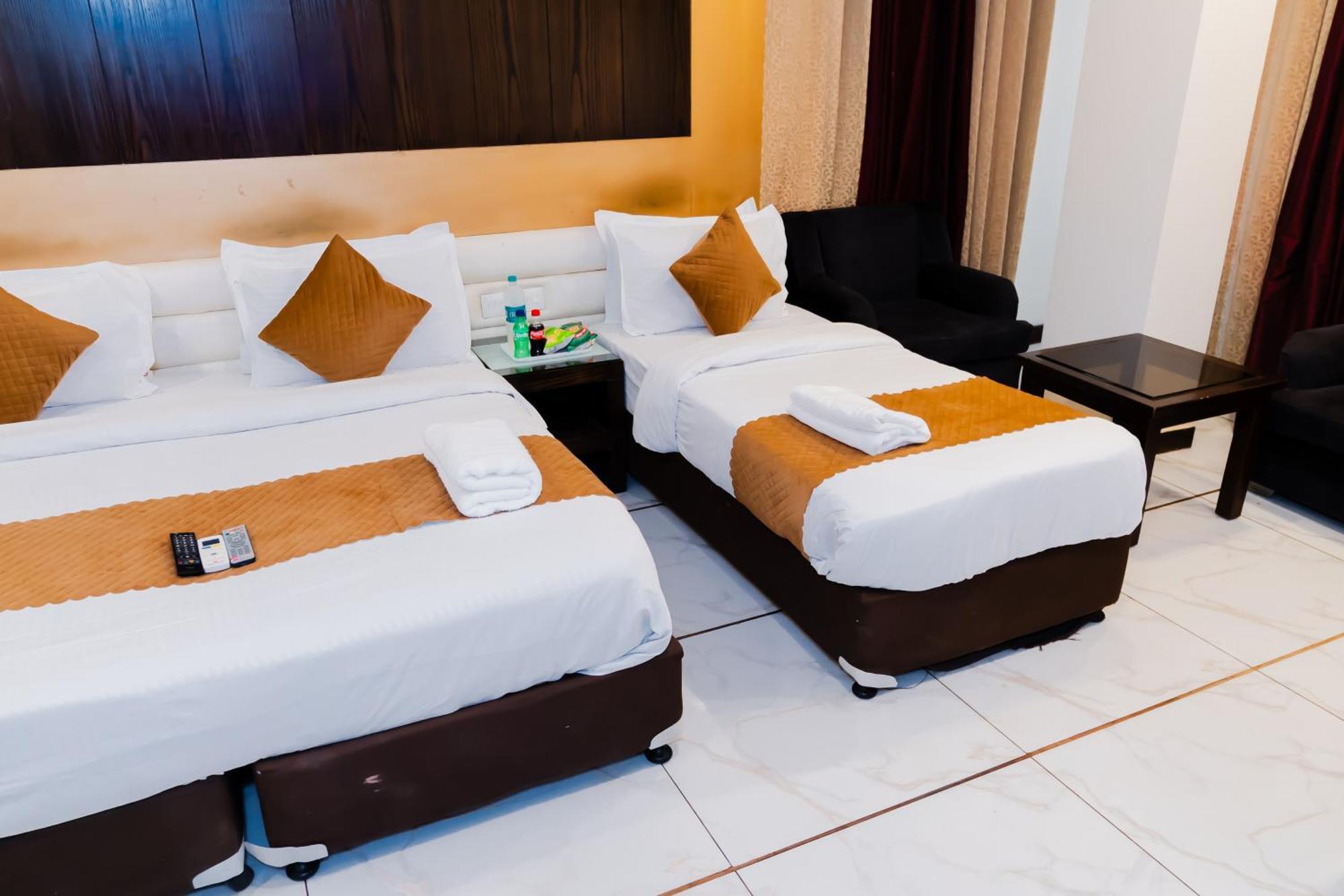 Hotel Le Benz - Train Station 3*