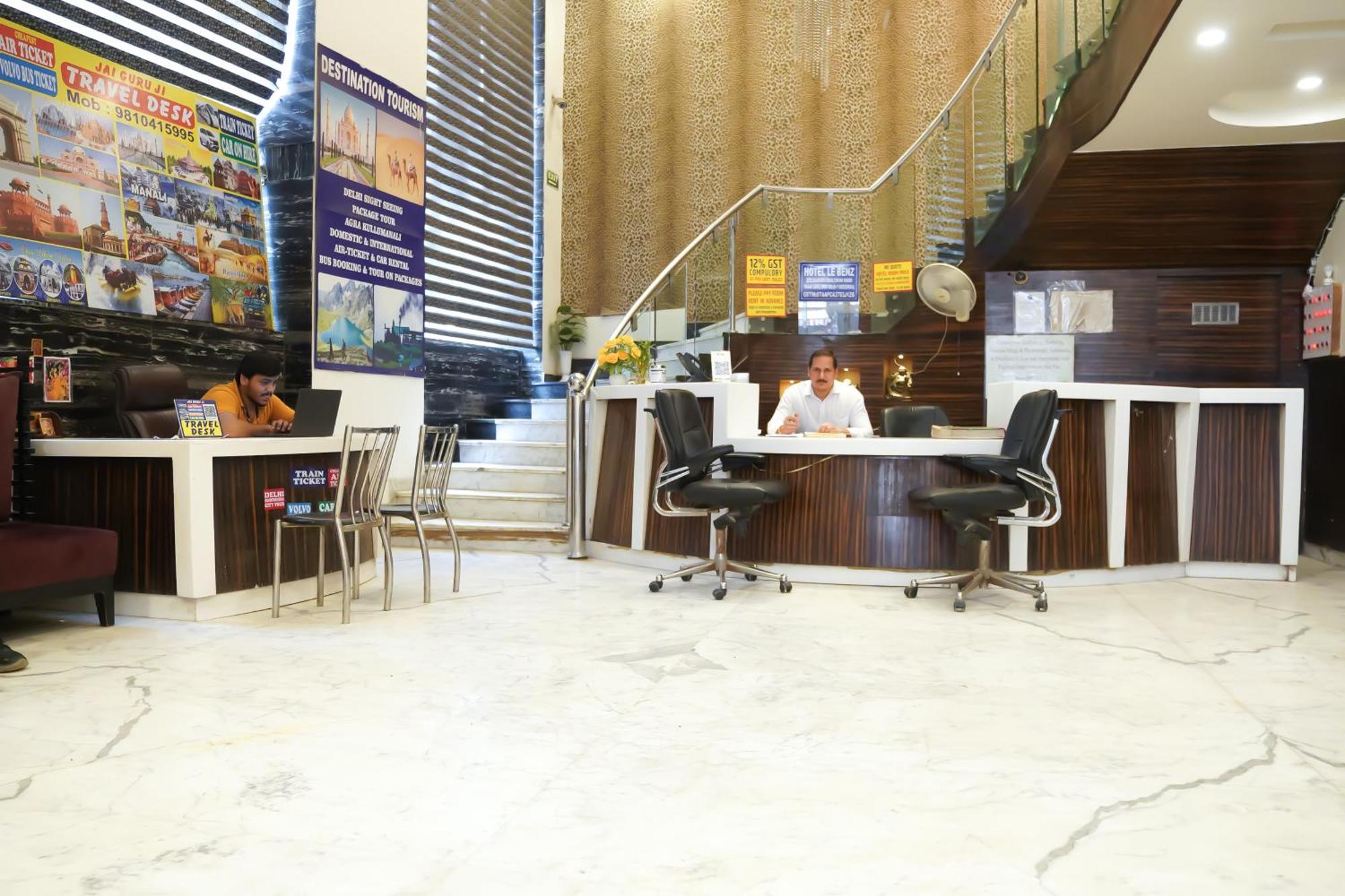Hotel Le Benz - Train Station