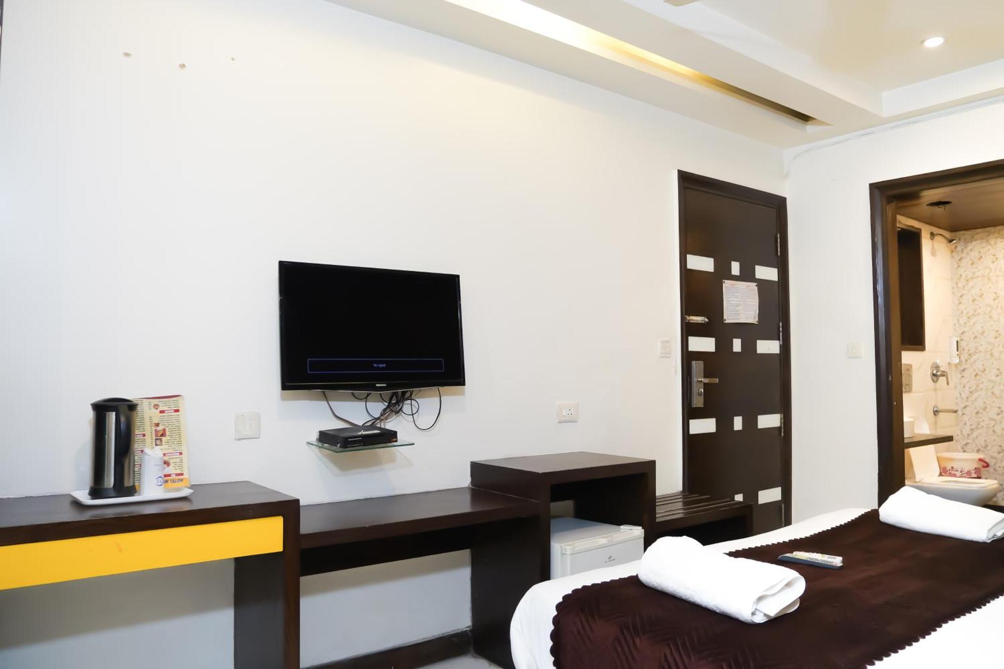 Le Benz - Train Station Hotel 3*