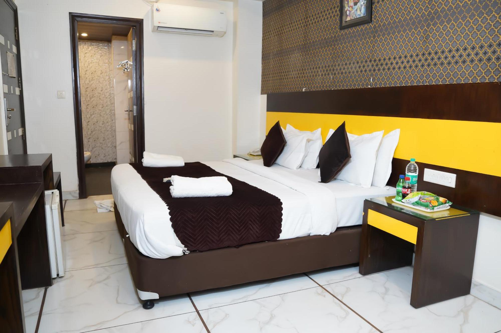 Le Benz - Train Station Hotel 3*