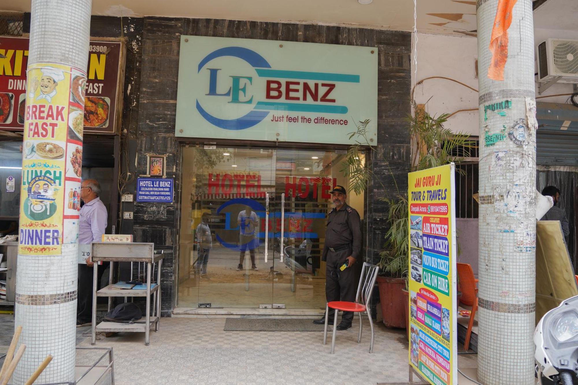 Le Benz - Train Station 3* Nova Deli