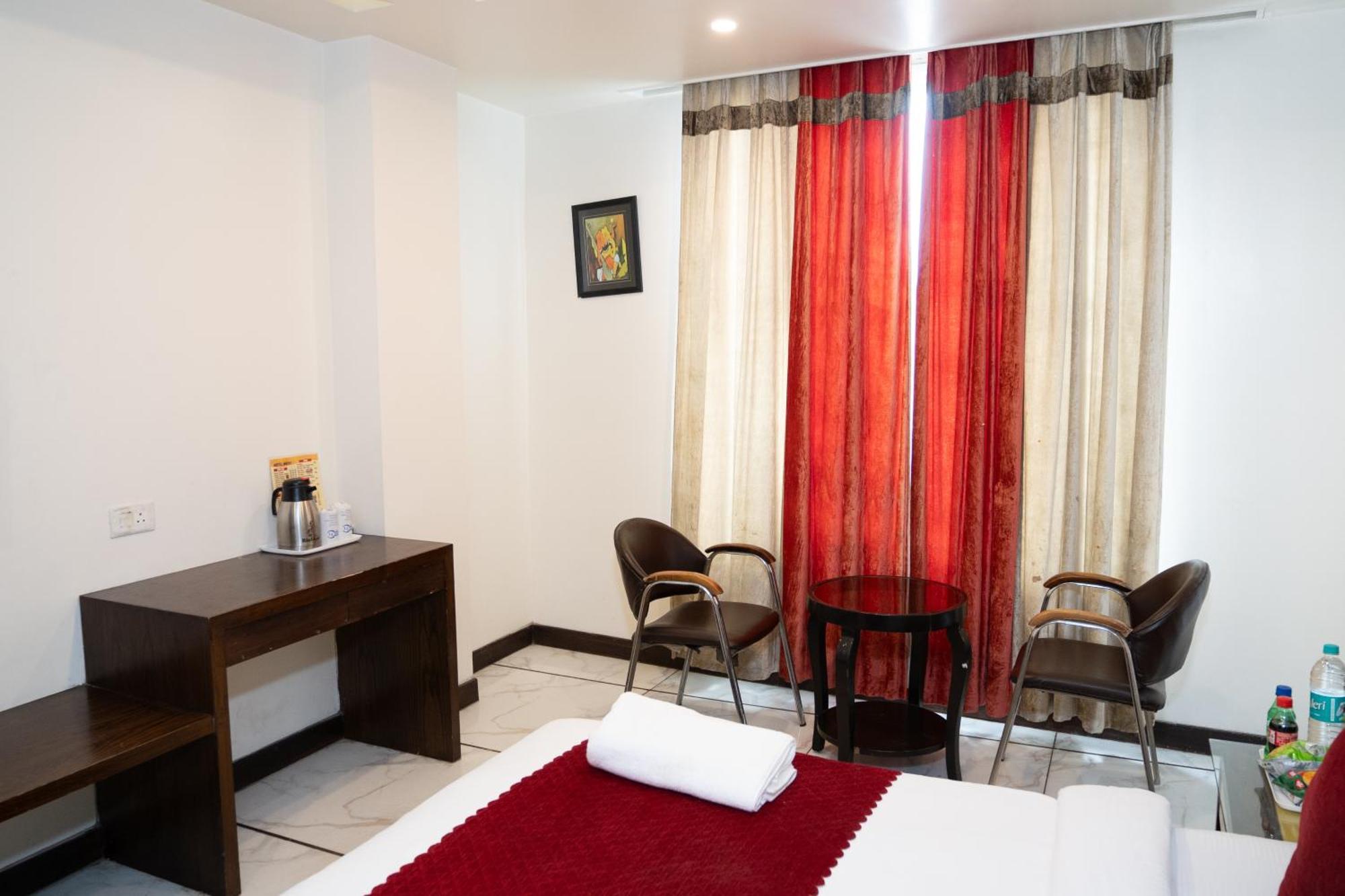 Hotel Le Benz - Train Station New Delhi