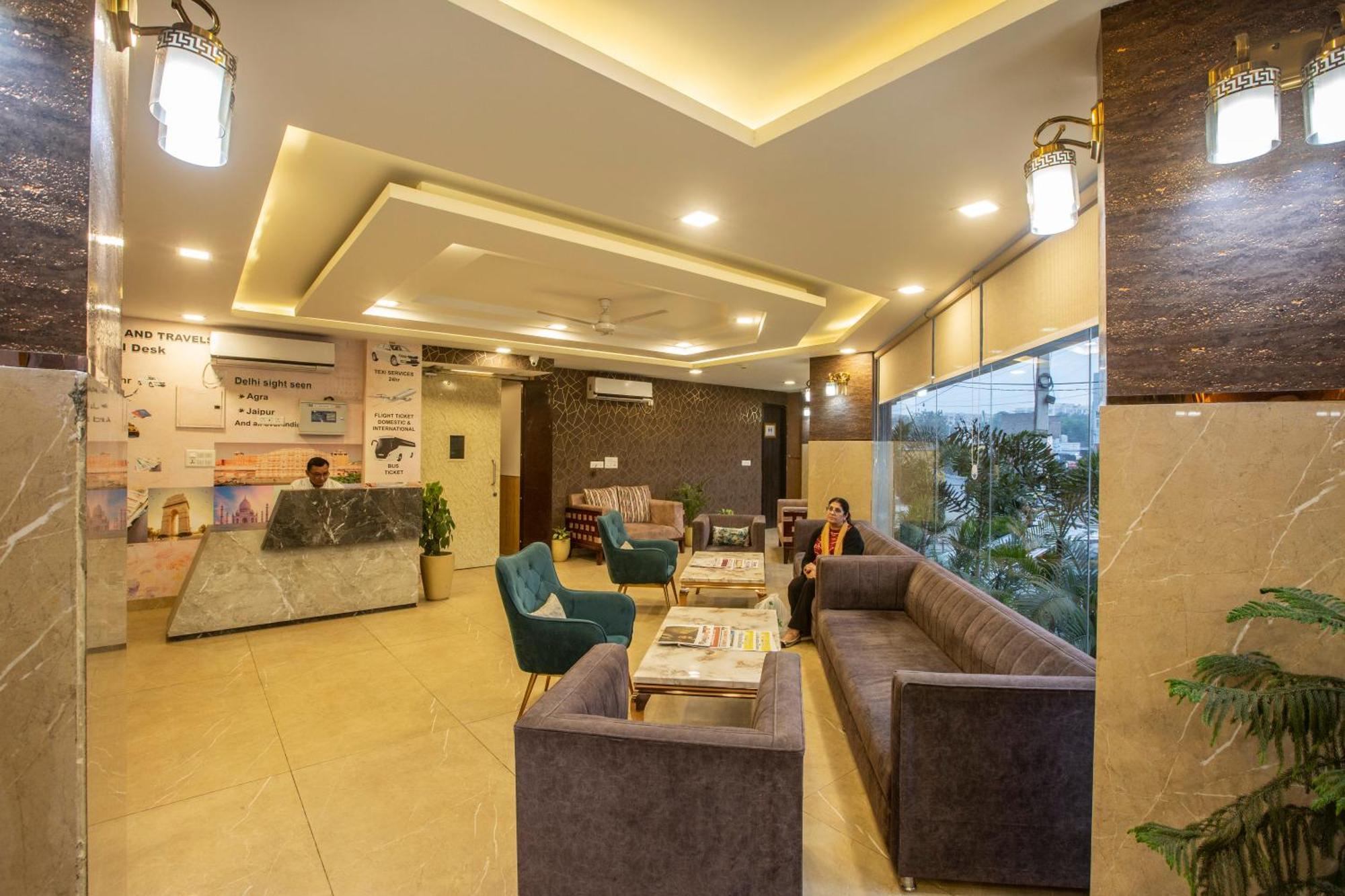 Prithvi Palace Near Delhi International Airport Hotel 3*