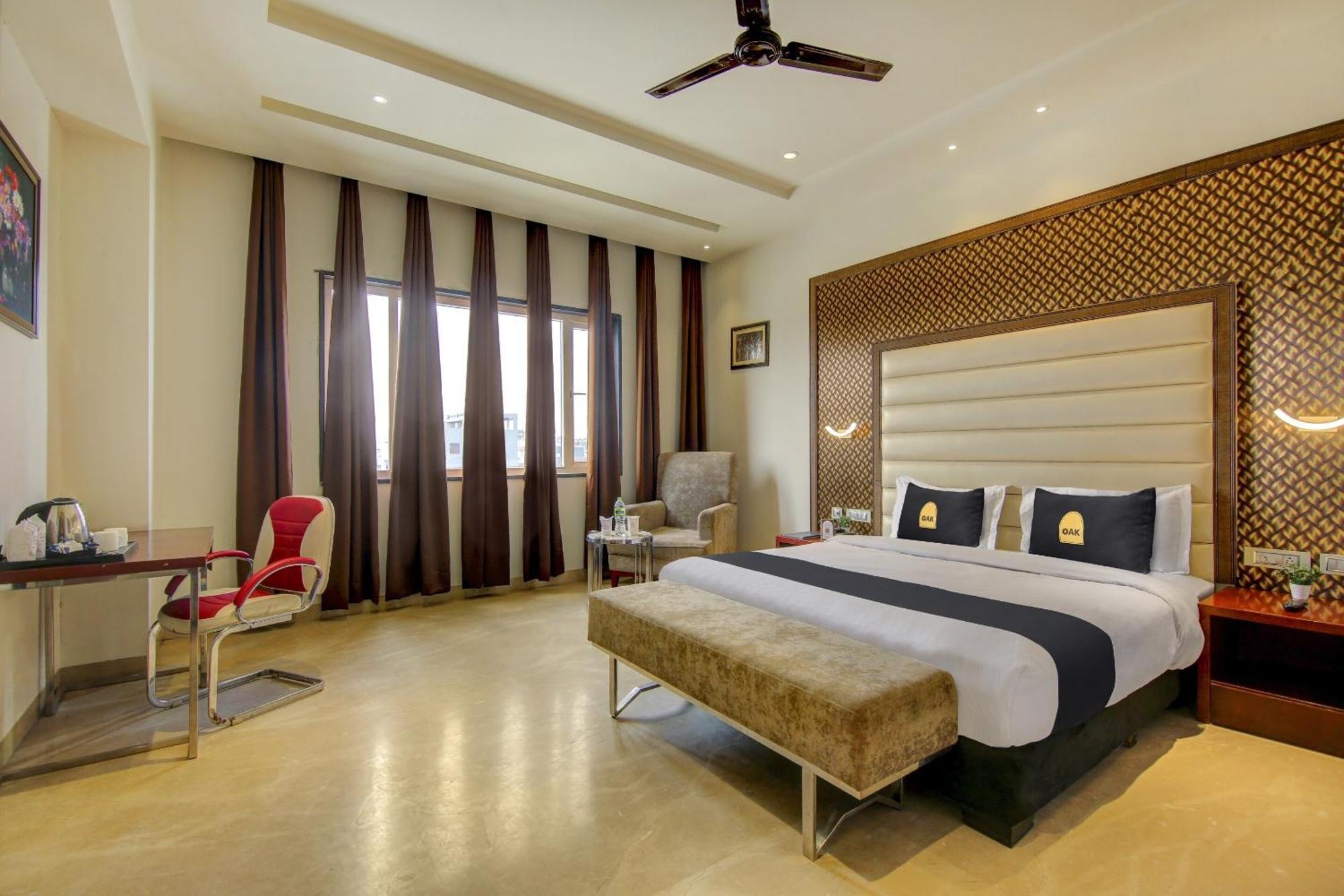 Hotel Townhouse Oak C Pearls
