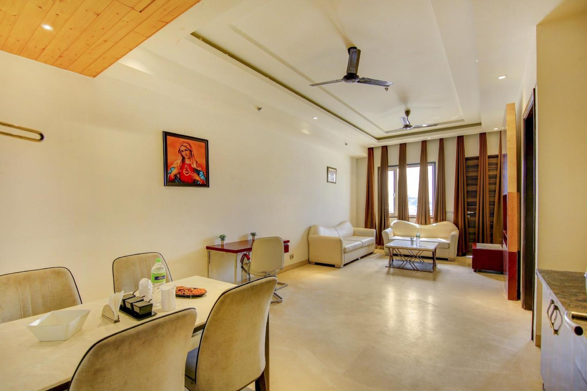 Townhouse Oak C Pearls Hotel 4*