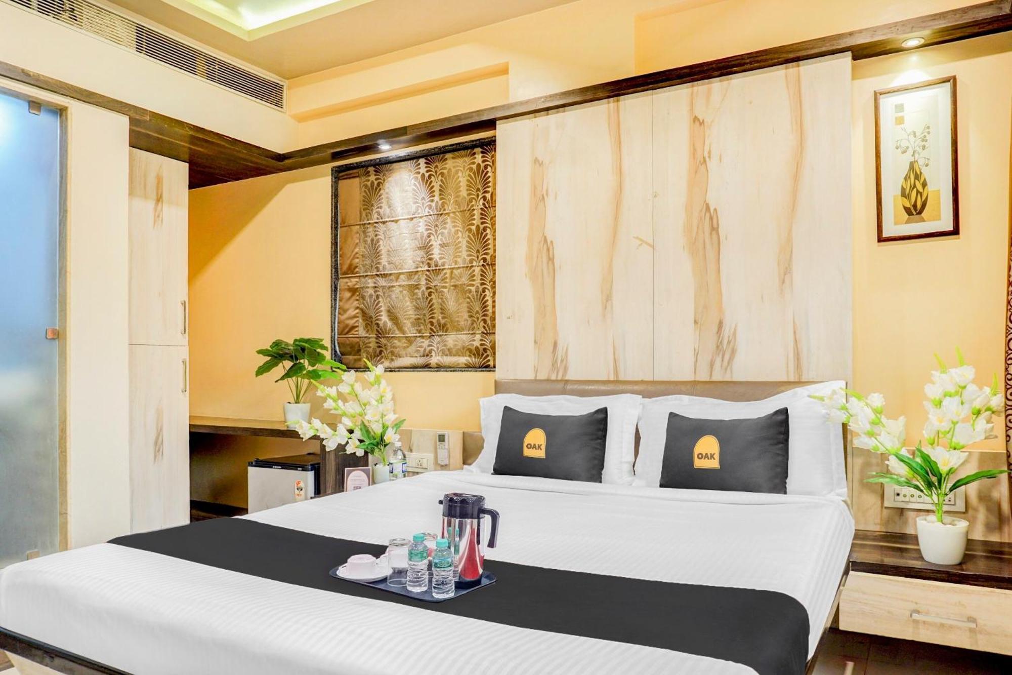 Hotel The Caves A Family Near Igi Airport 4*