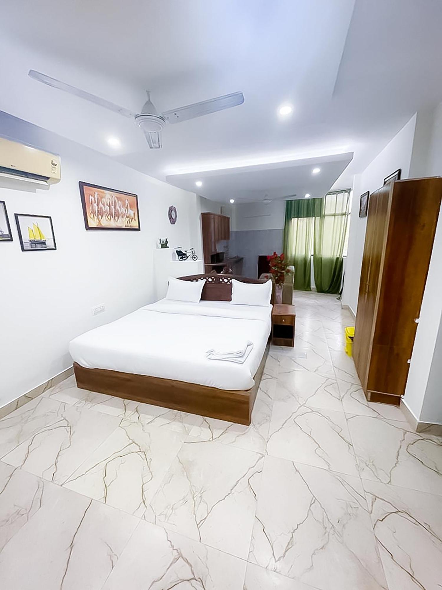 Roomshala 159 Hauz Khas 4* New Delhi