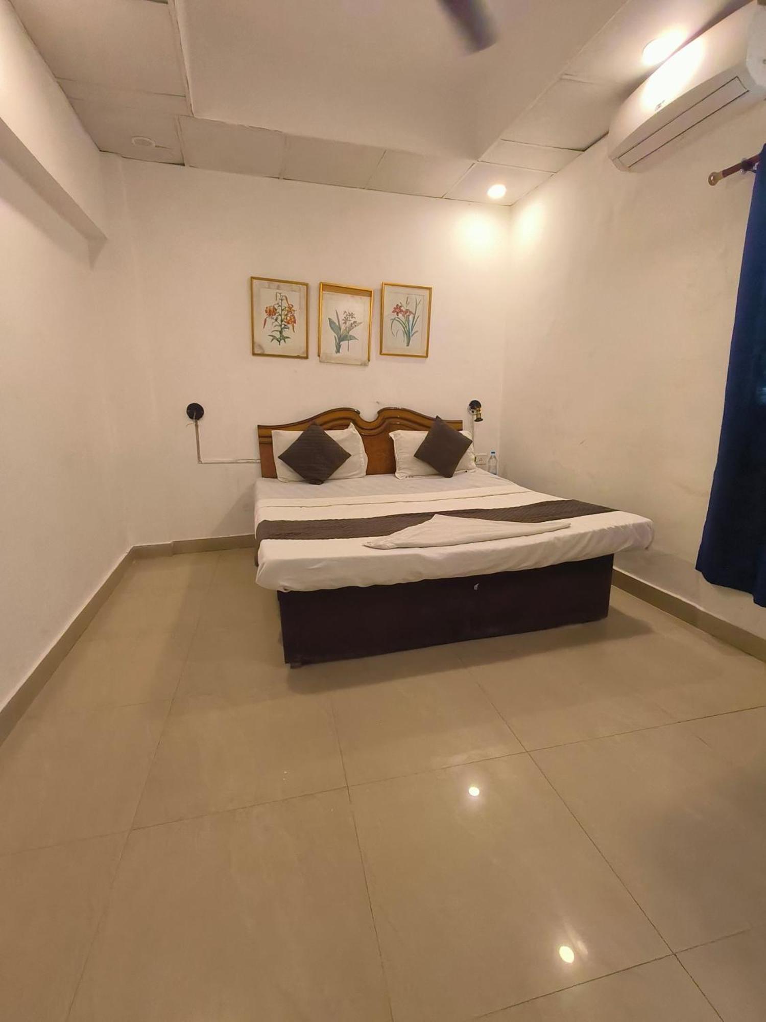 Krishna Residency And New Delhi