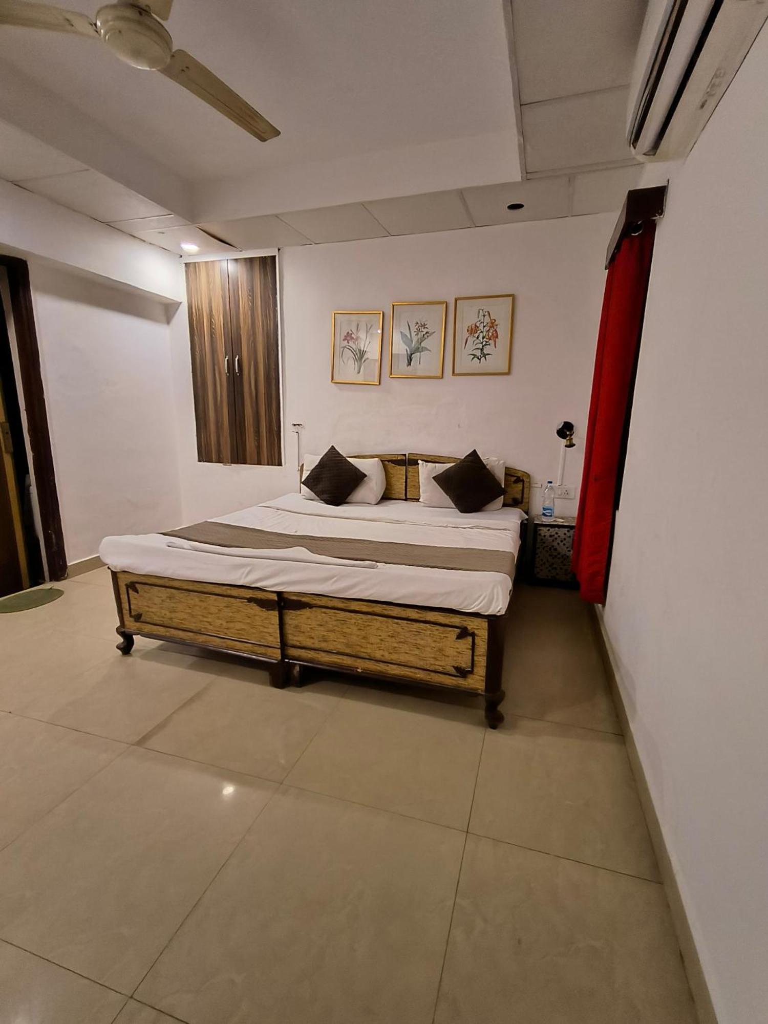 Krishna Residency And New Delhi