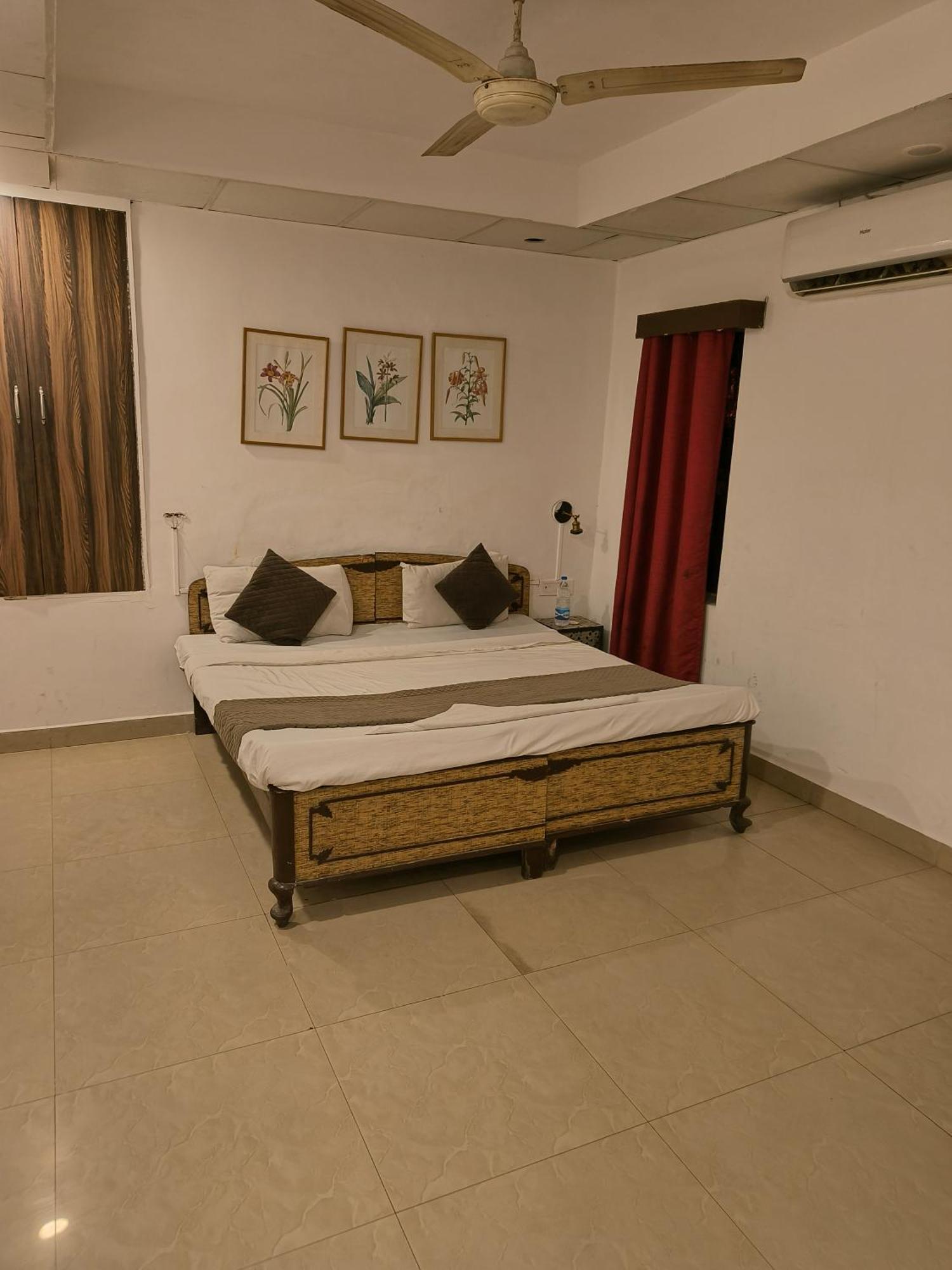 Guest house Krishna Residency And
