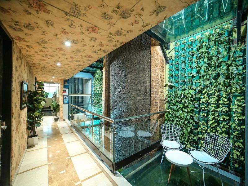 Hotel Woodapple Residency