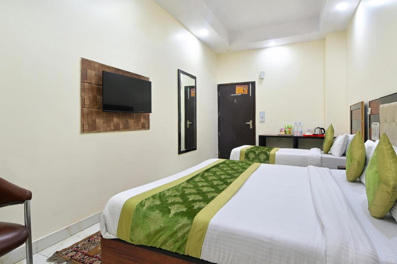Hotel Emporio View - Railway Station - Paharganj