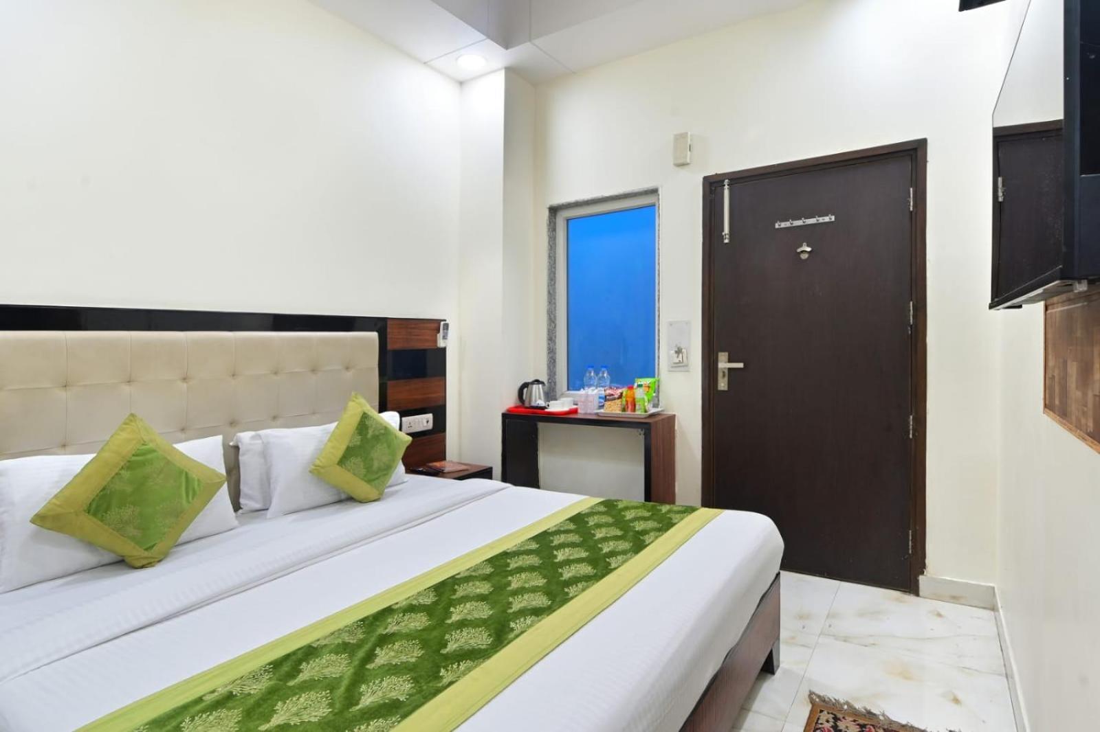 Emporio View - Railway Station - Paharganj Hotel 3*
