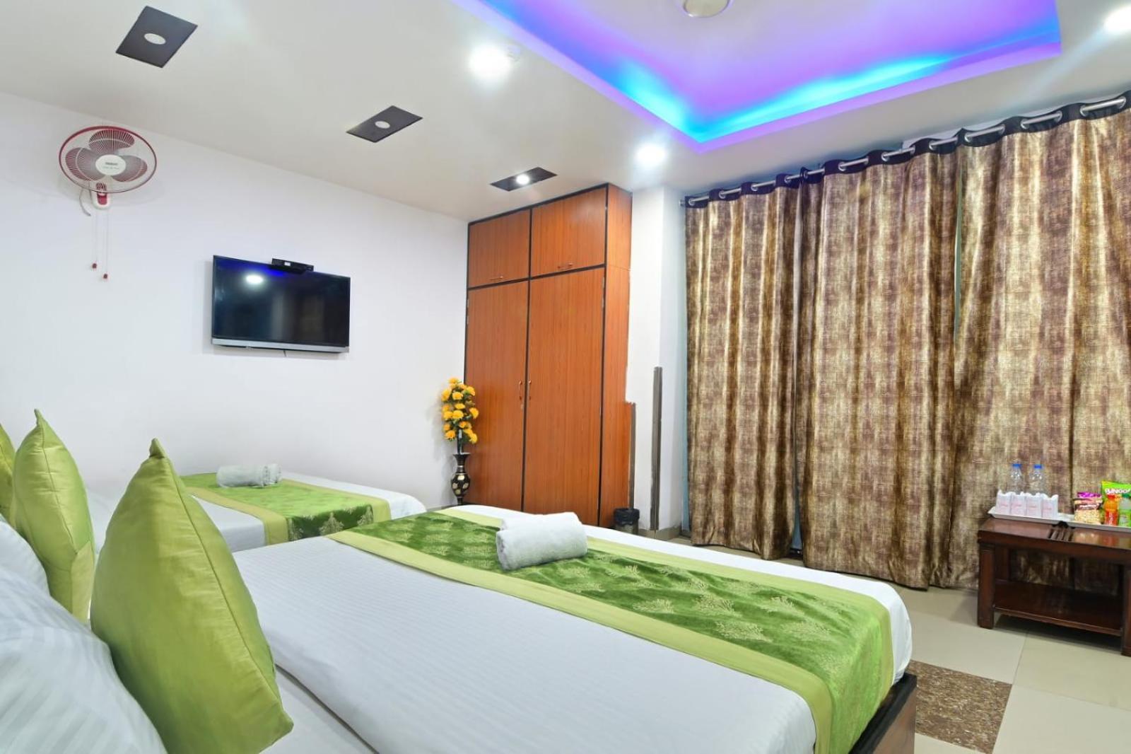 Hotel Emporio View - Railway Station - Paharganj 3*