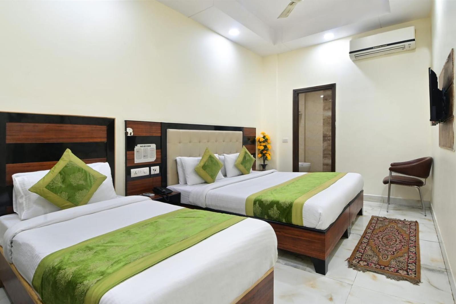 Hotel Emporio View - Railway Station - Paharganj New Delhi