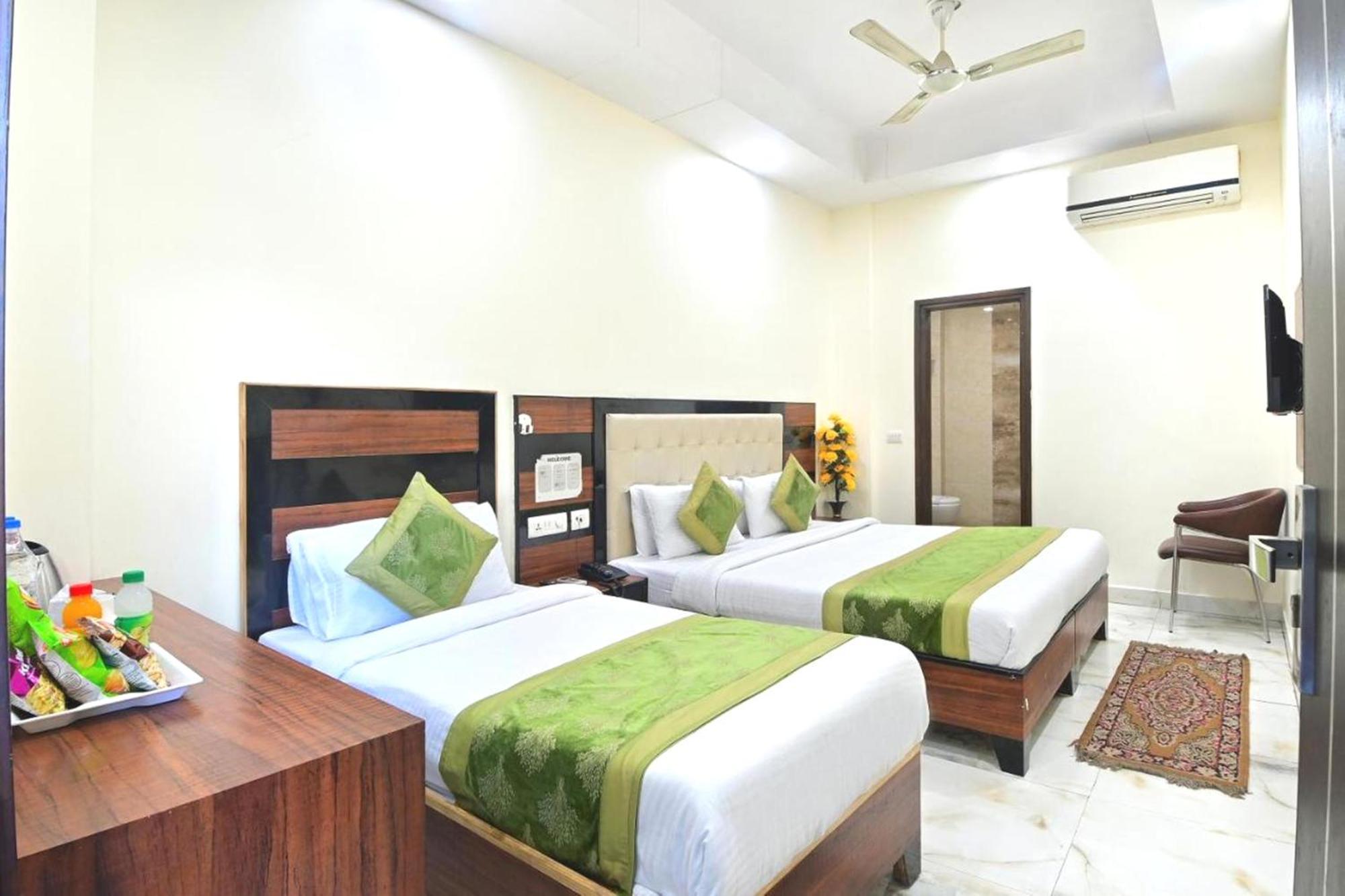 Emporio View - Railway Station - Paharganj Hotel 3*