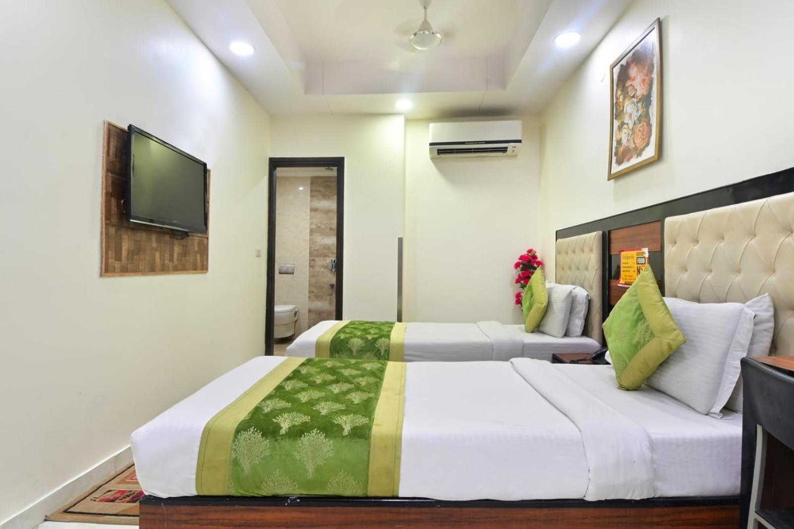 Emporio View - Railway Station - Paharganj Hotel 3*
