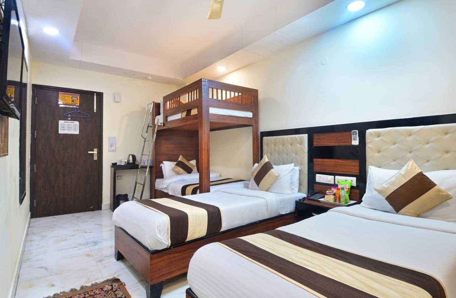 Hotel Emporio View - Railway Station - Paharganj New Delhi
